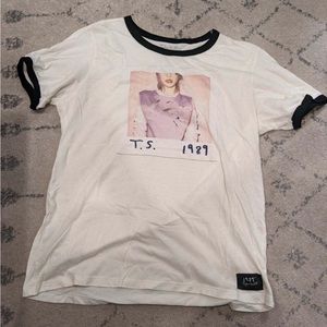 Official Taylor Swift 1989 Concert Shirt
